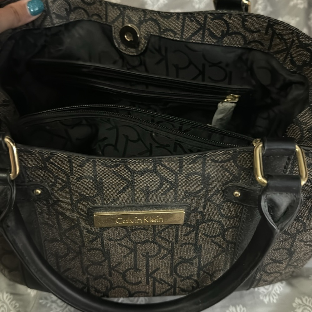 Calvin Klein purse - Picture 7 of 11